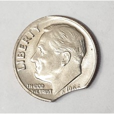 UNITED STATES OF AMERICA 1966 . ONE 1 DIME COIN . ERROR . BITTEN FLAN